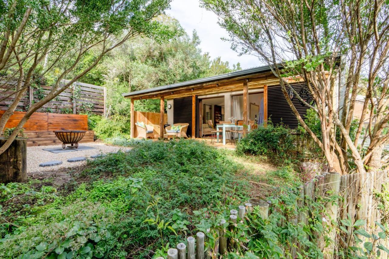 Treebia Self-Catering - Loadshedding Free Lägenhet Plettenberg Bay Exteriör bild