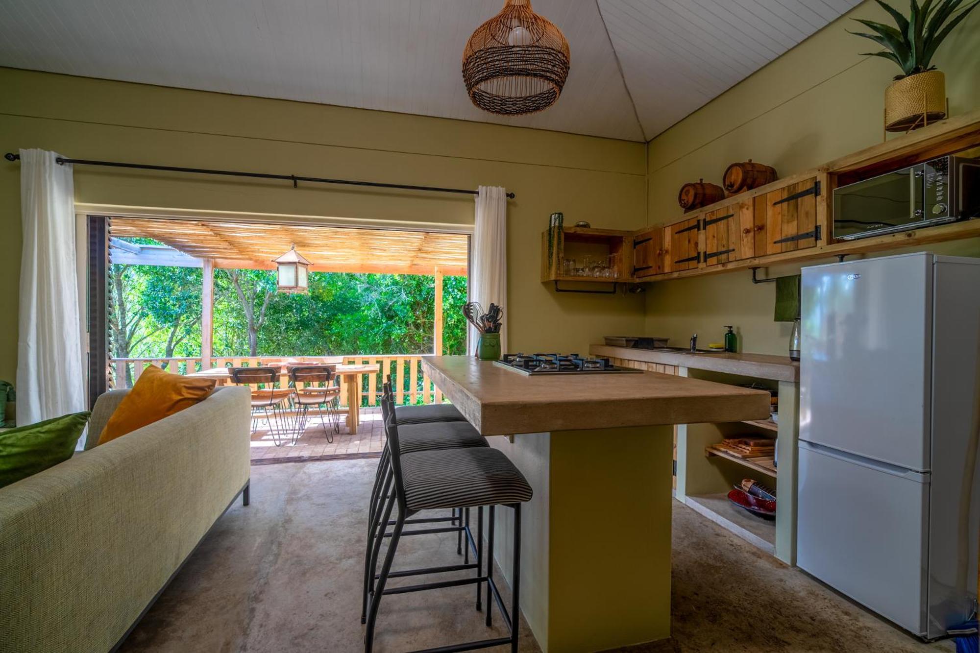 Treebia Self-Catering - Loadshedding Free Lägenhet Plettenberg Bay Exteriör bild