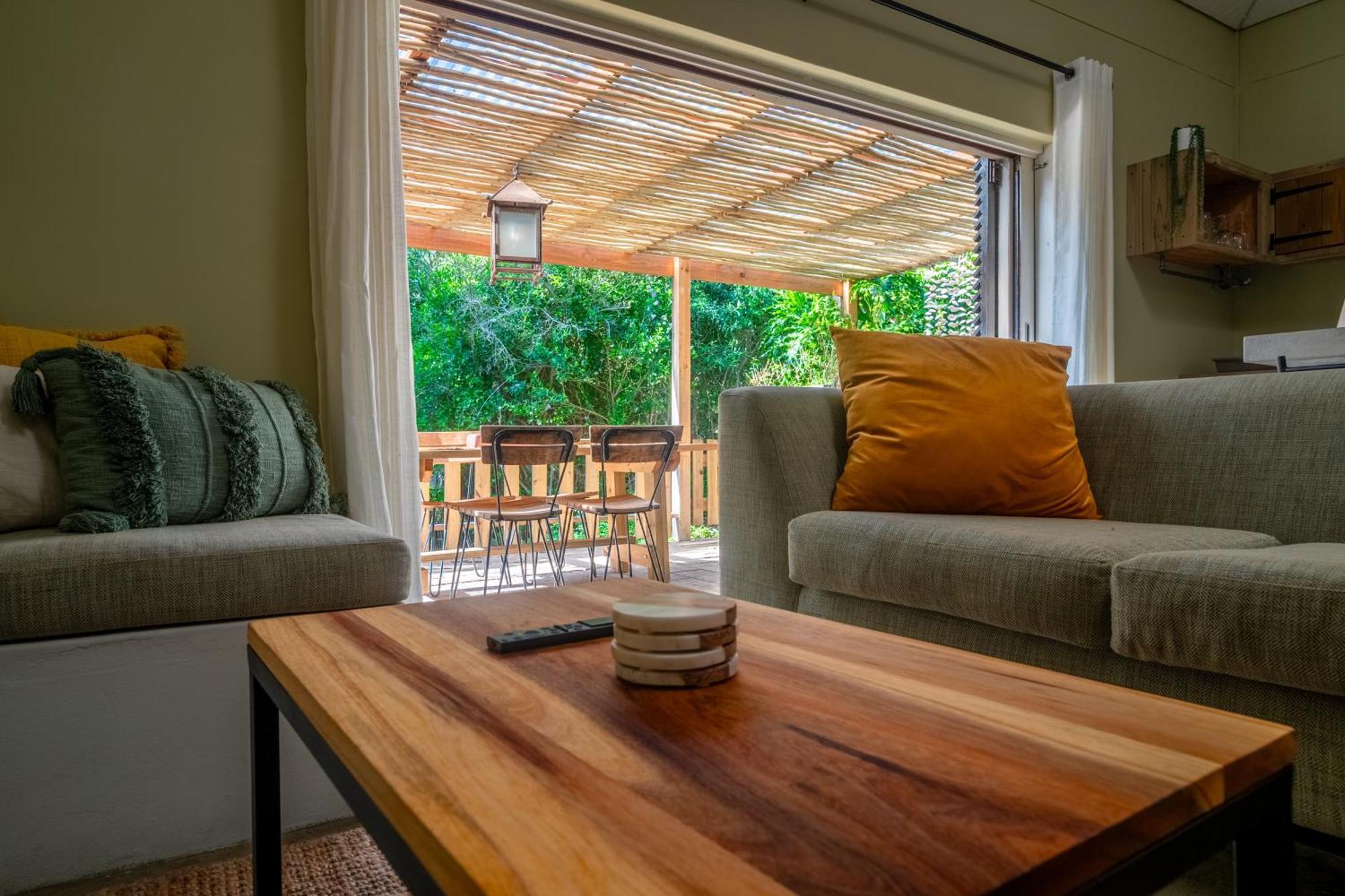 Treebia Self-Catering - Loadshedding Free Lägenhet Plettenberg Bay Exteriör bild
