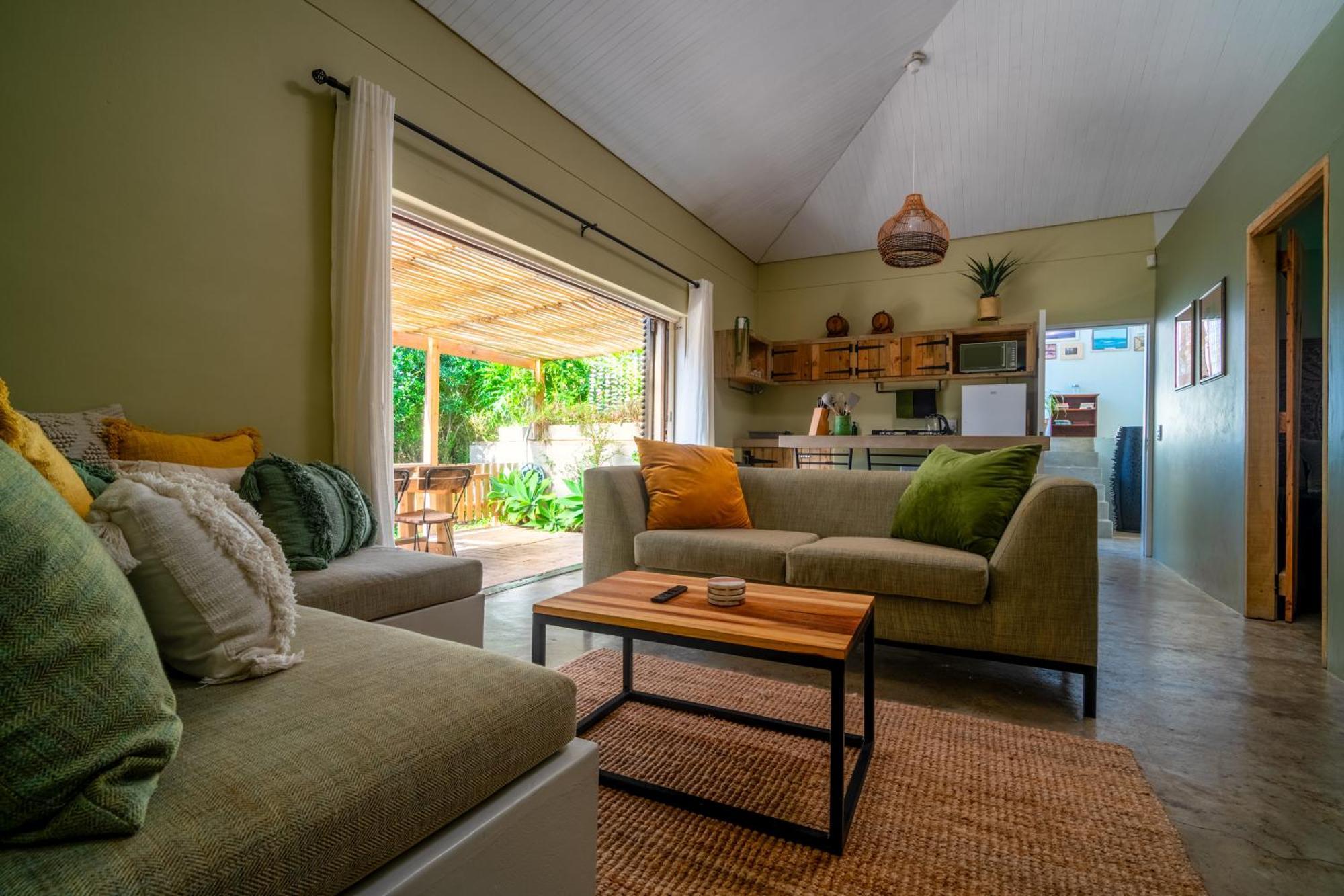 Treebia Self-Catering - Loadshedding Free Lägenhet Plettenberg Bay Exteriör bild